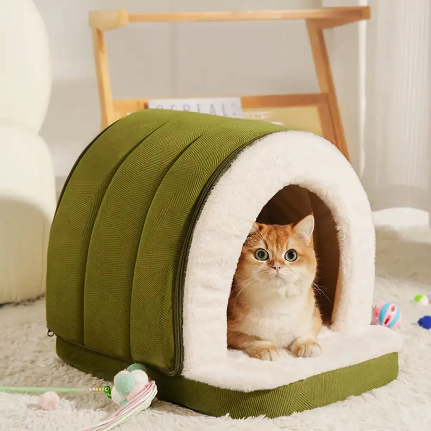 Enclosed Warm Pet Sleeping Den for Cats and Small DogsRetry